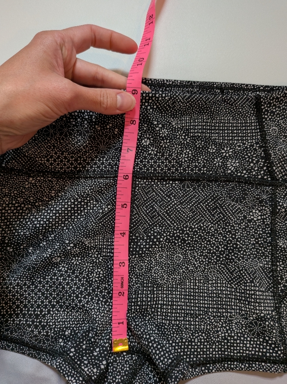 Lululemon In Movement Shorts 💎 RARE 💎 - Picture 8 of 11